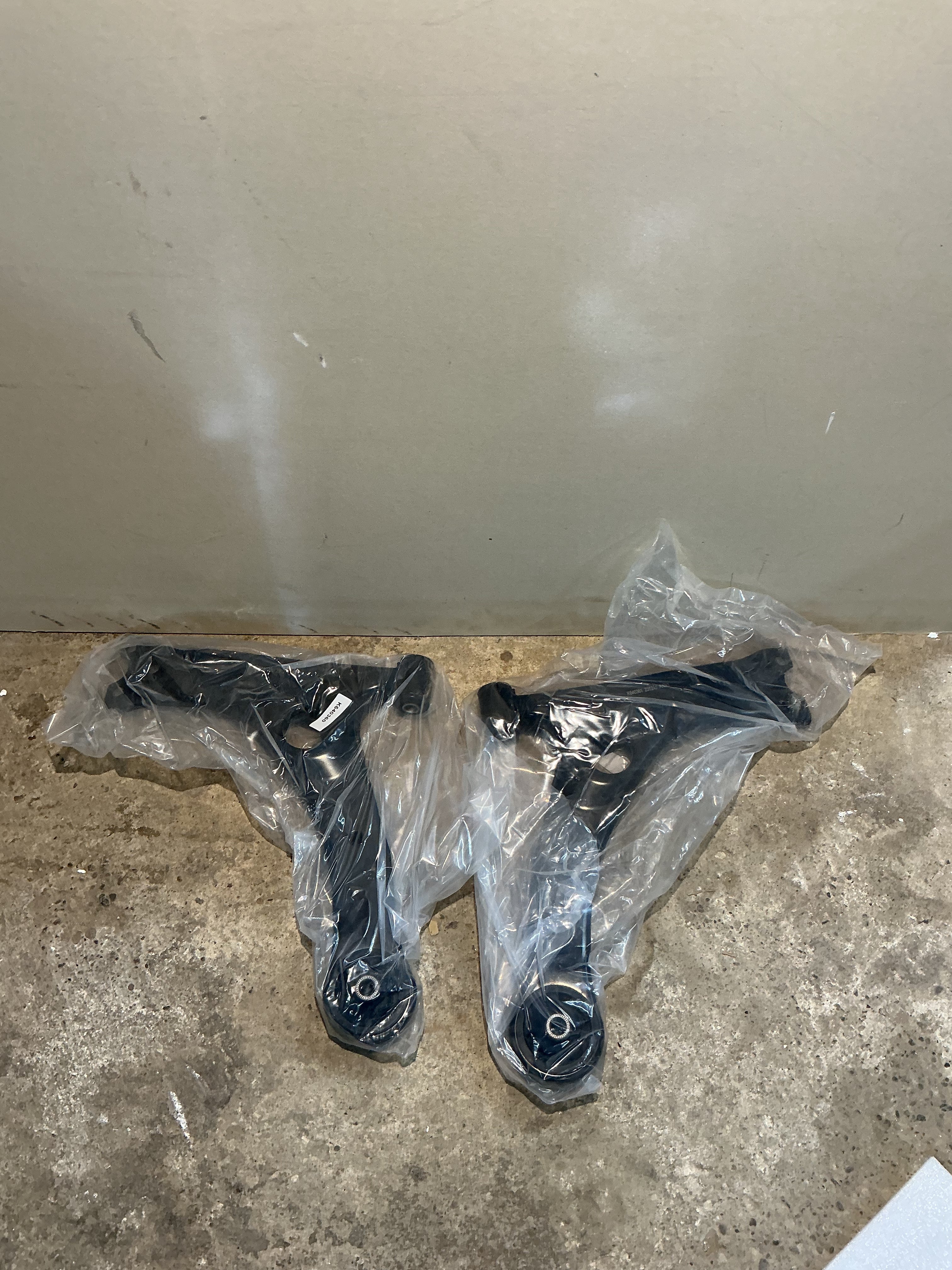 ADECO AUTO PARTS Control Arm